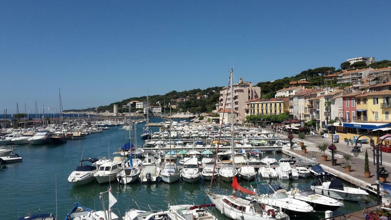 Entre terre et mer Plein centre Terrasse Cassis Extérieur photo